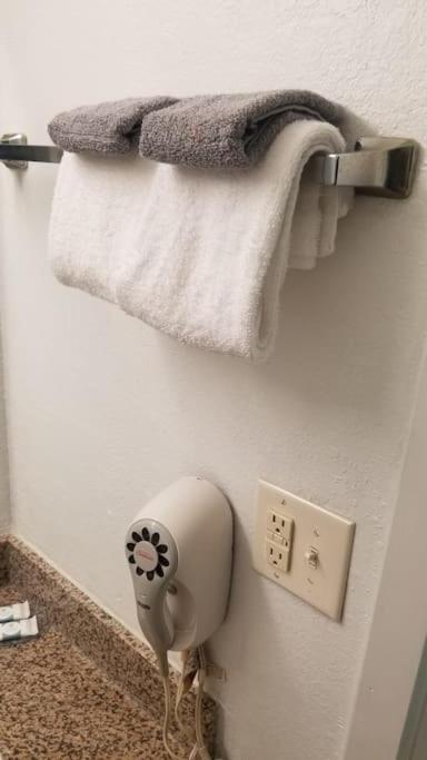 Apartment 2 Queens 130 *